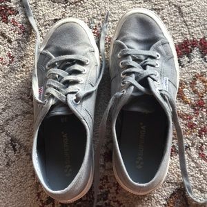 Superga grey sneakers!